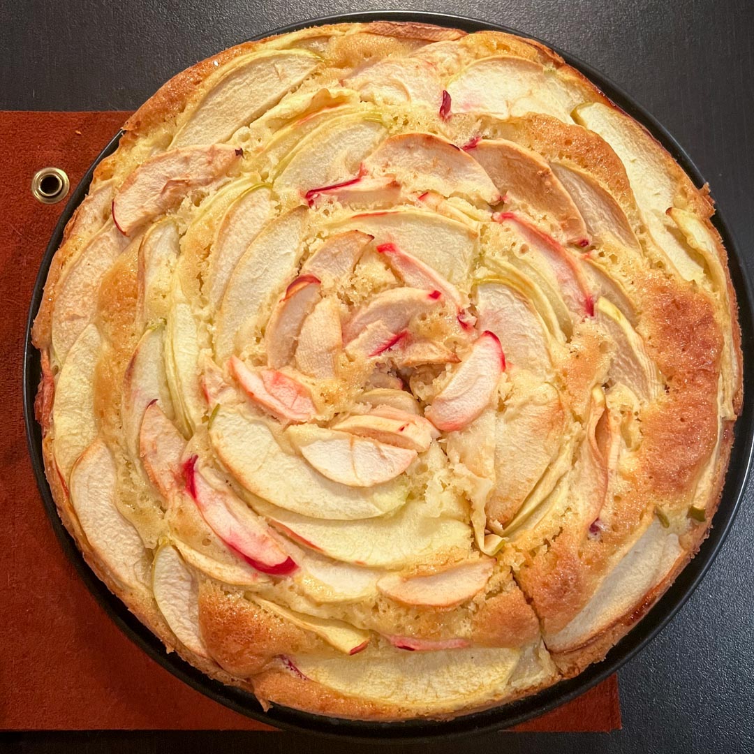 Apfel Kuchen: German Apple Cake