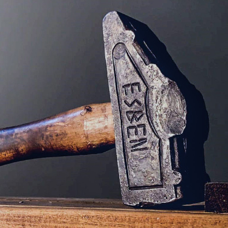 Forge: Blacksmithing a Blacksmith's Hammer