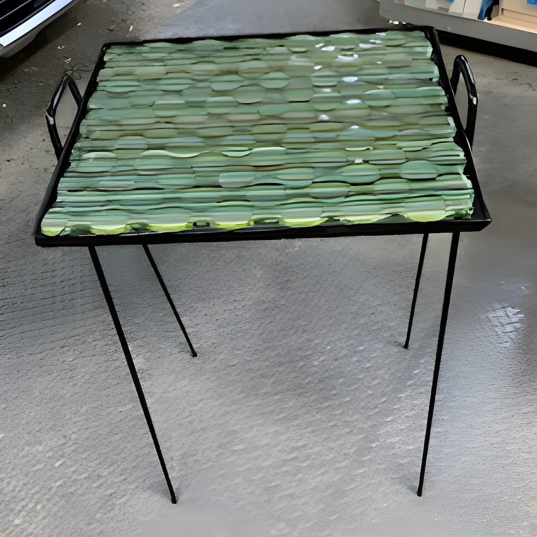 Welding: Metal Side Table with Fused-Glass Top